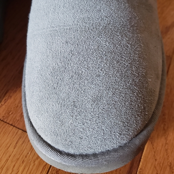 Tall grey Bailey Button UGGS and care kit - Picture 4 of 13